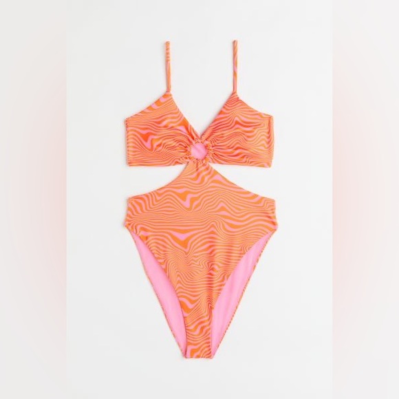 H&M High Leg Cut-out Swimsuit - Picture 4 of 5